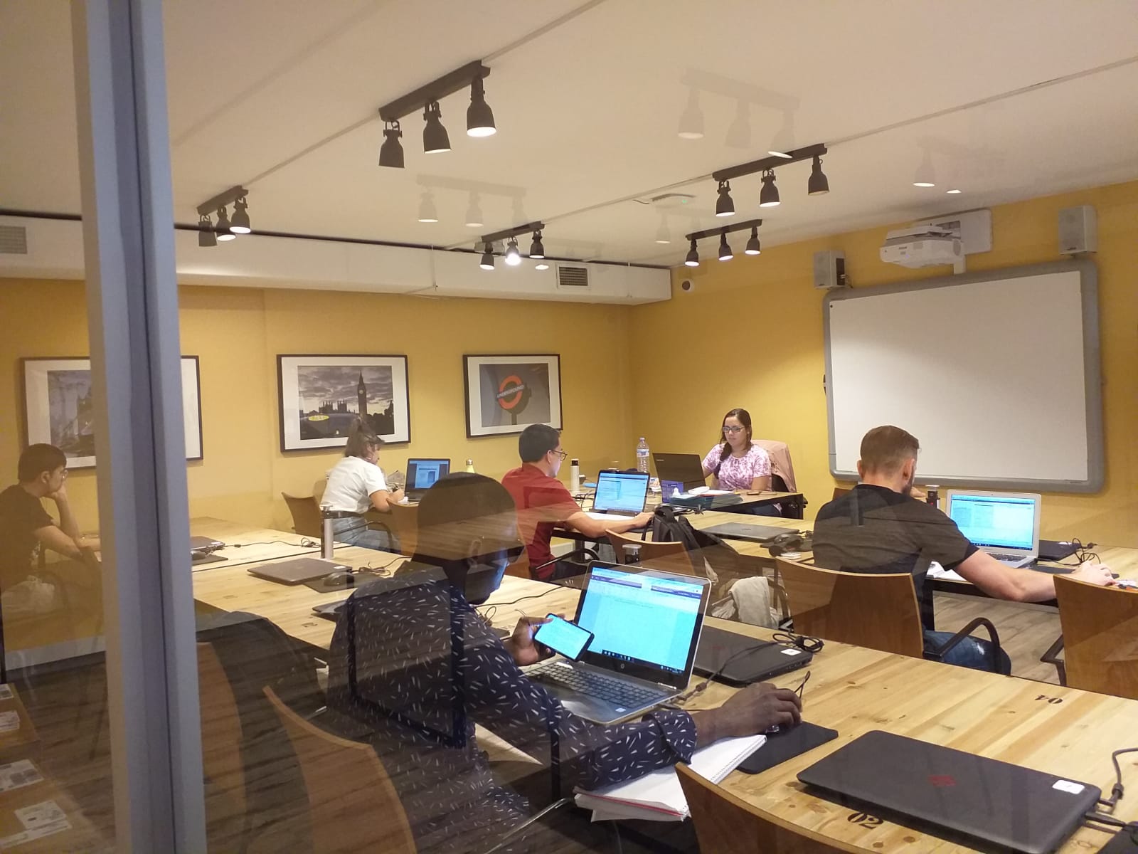 escuela CIPSA Barcelona informática programación marketing digital ofimática