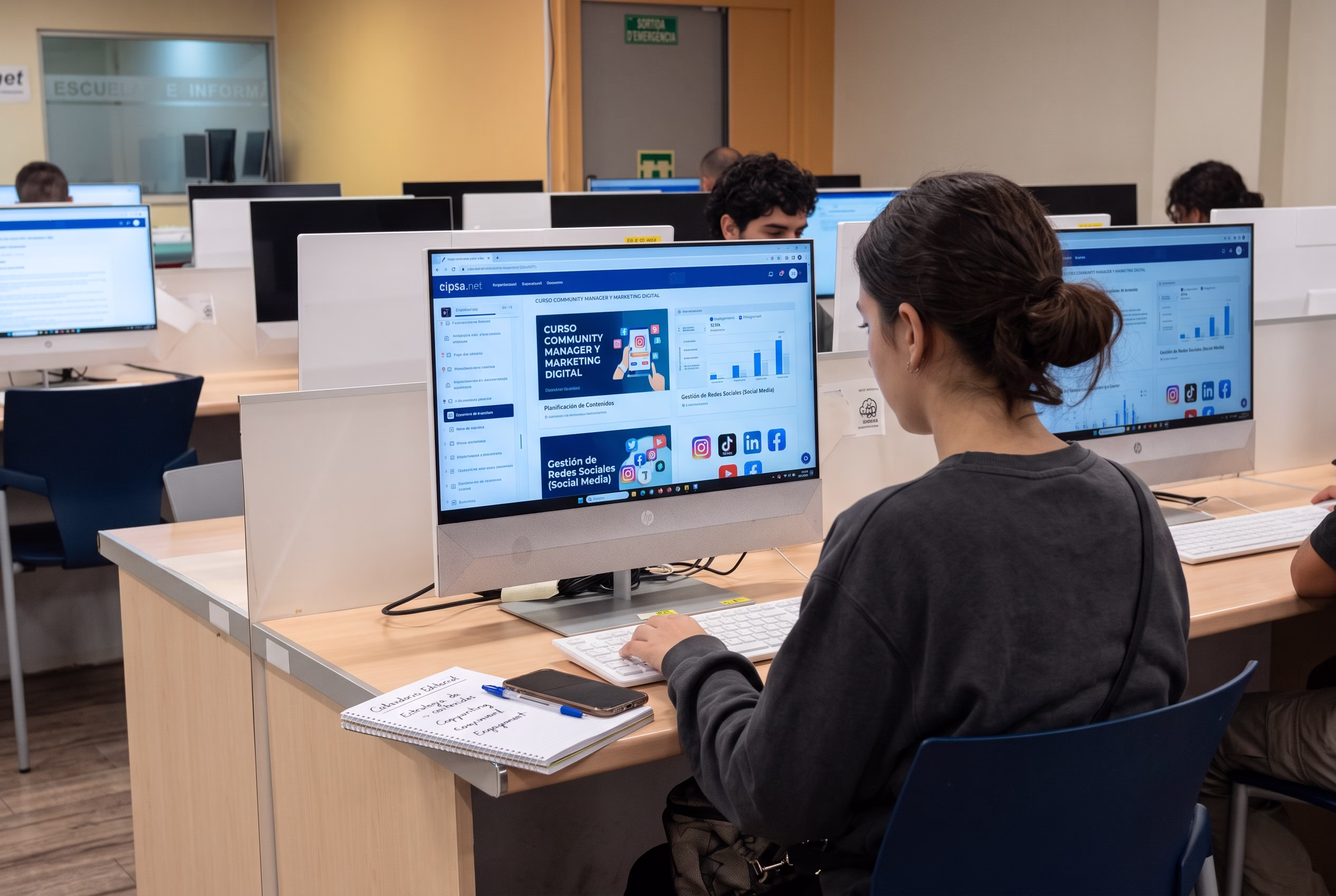 Community Manager el profesional que hará que ganes más prestigio y dinero con tus proyectos.